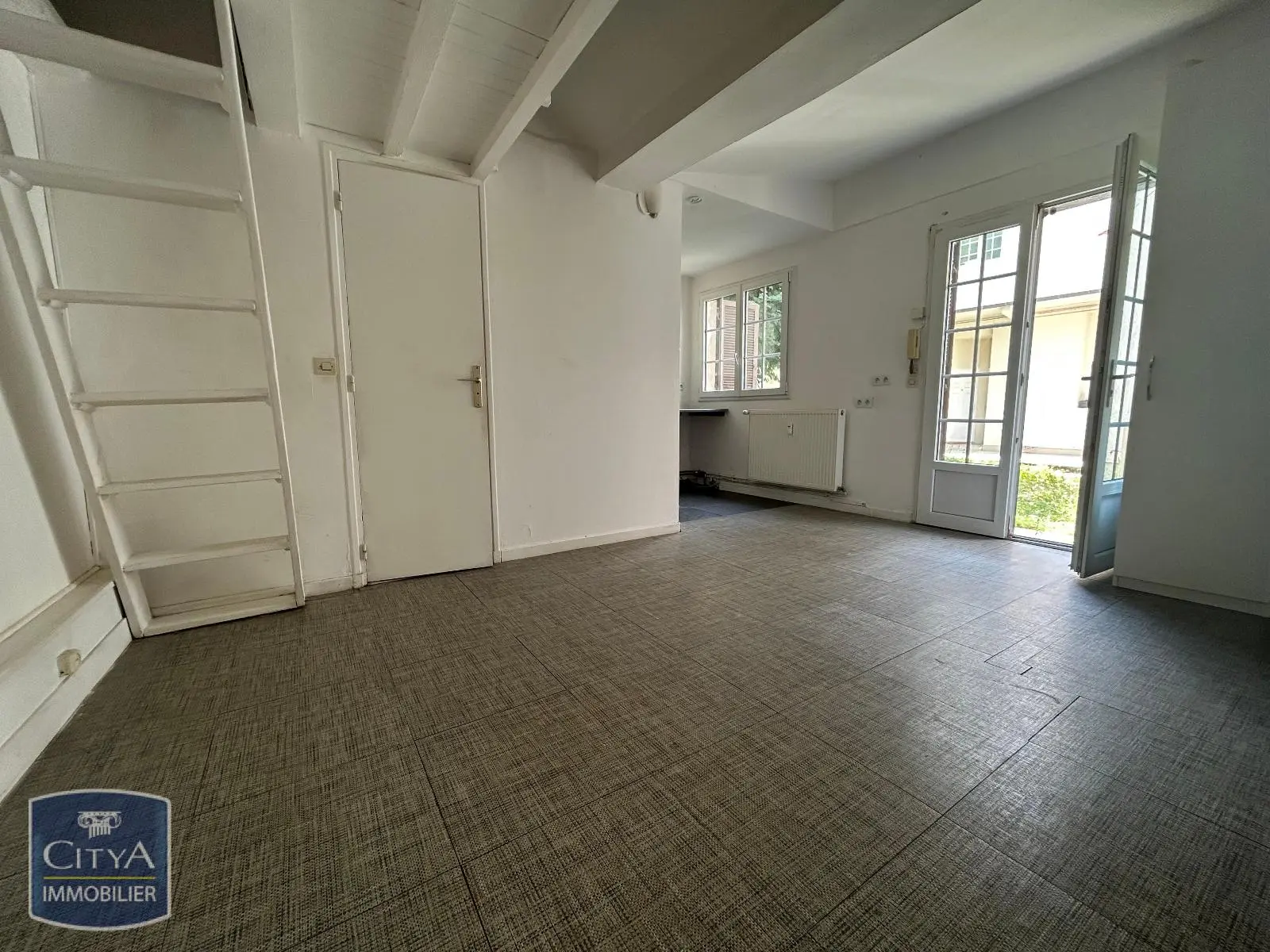 Photo 1 Appartement 1 pièce 22.18m²