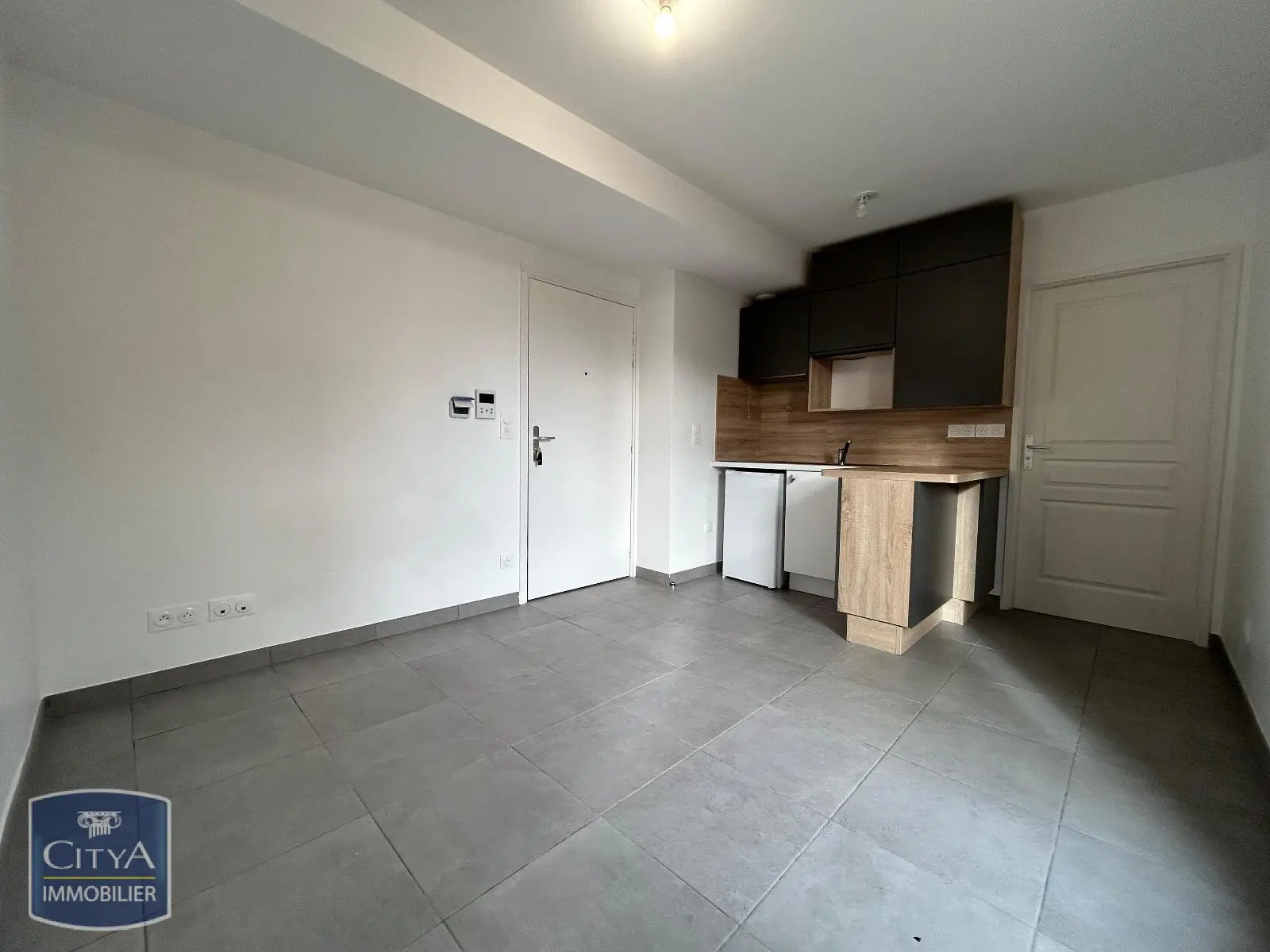 Photo 1 Appartement 1 pièce 26.32m²