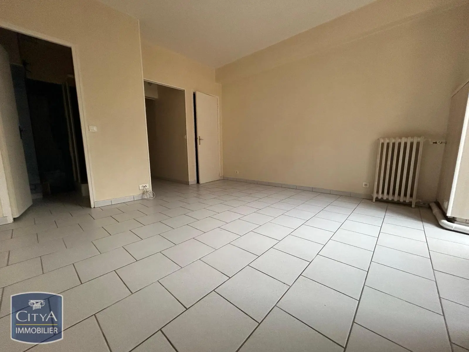 Photo 2 Appartement 1 pièce 24.08m²