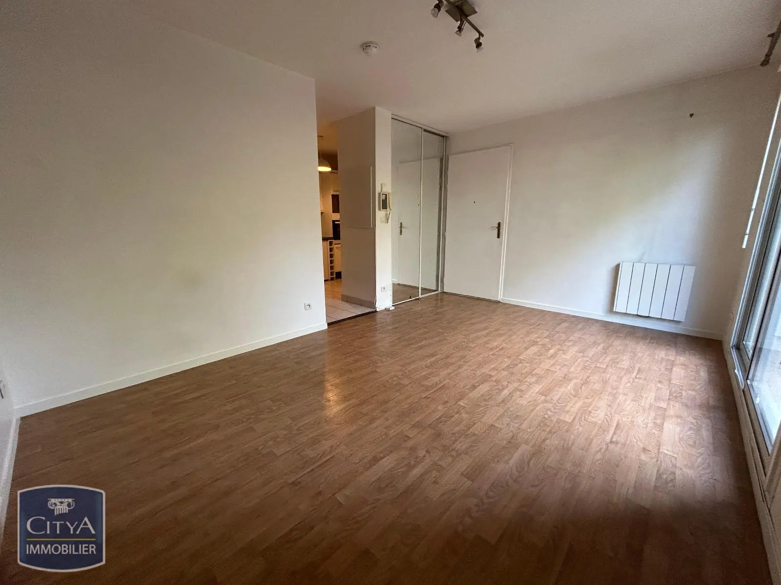 Photo 1 Appartement 1 pièce 27.87m²