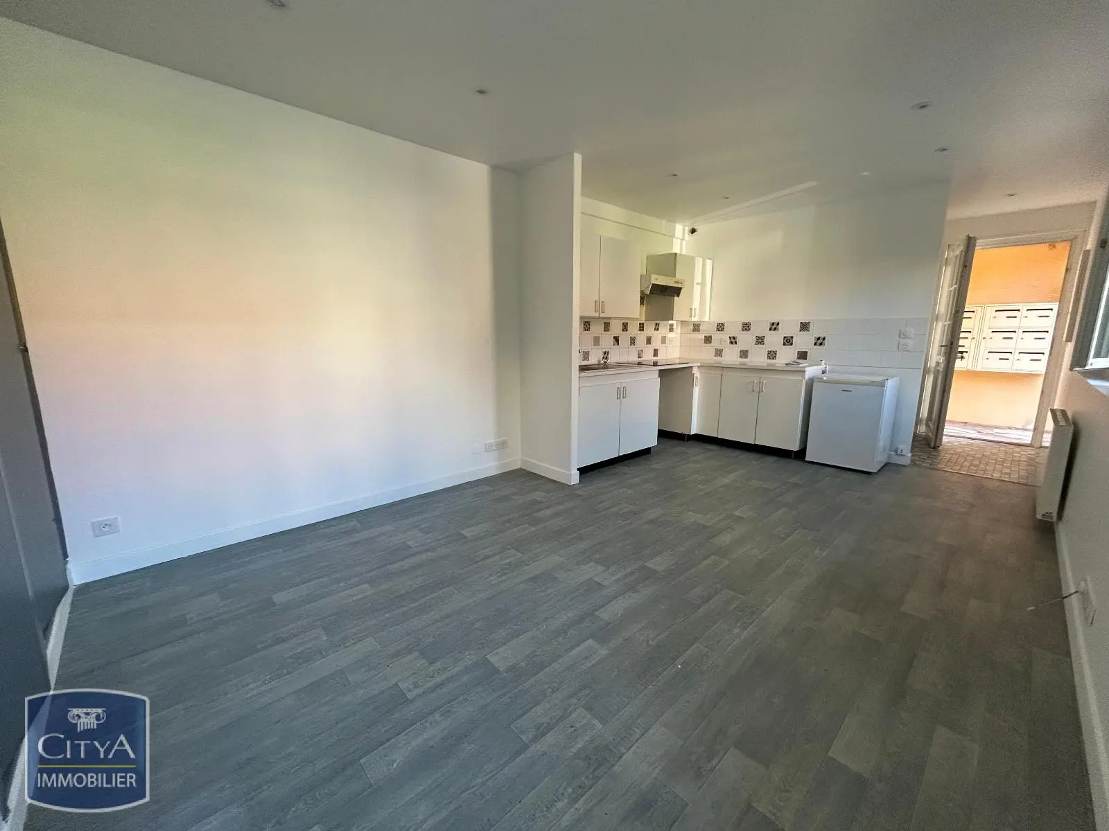 Photo 2 Appartement 1 pièce 24.48m²