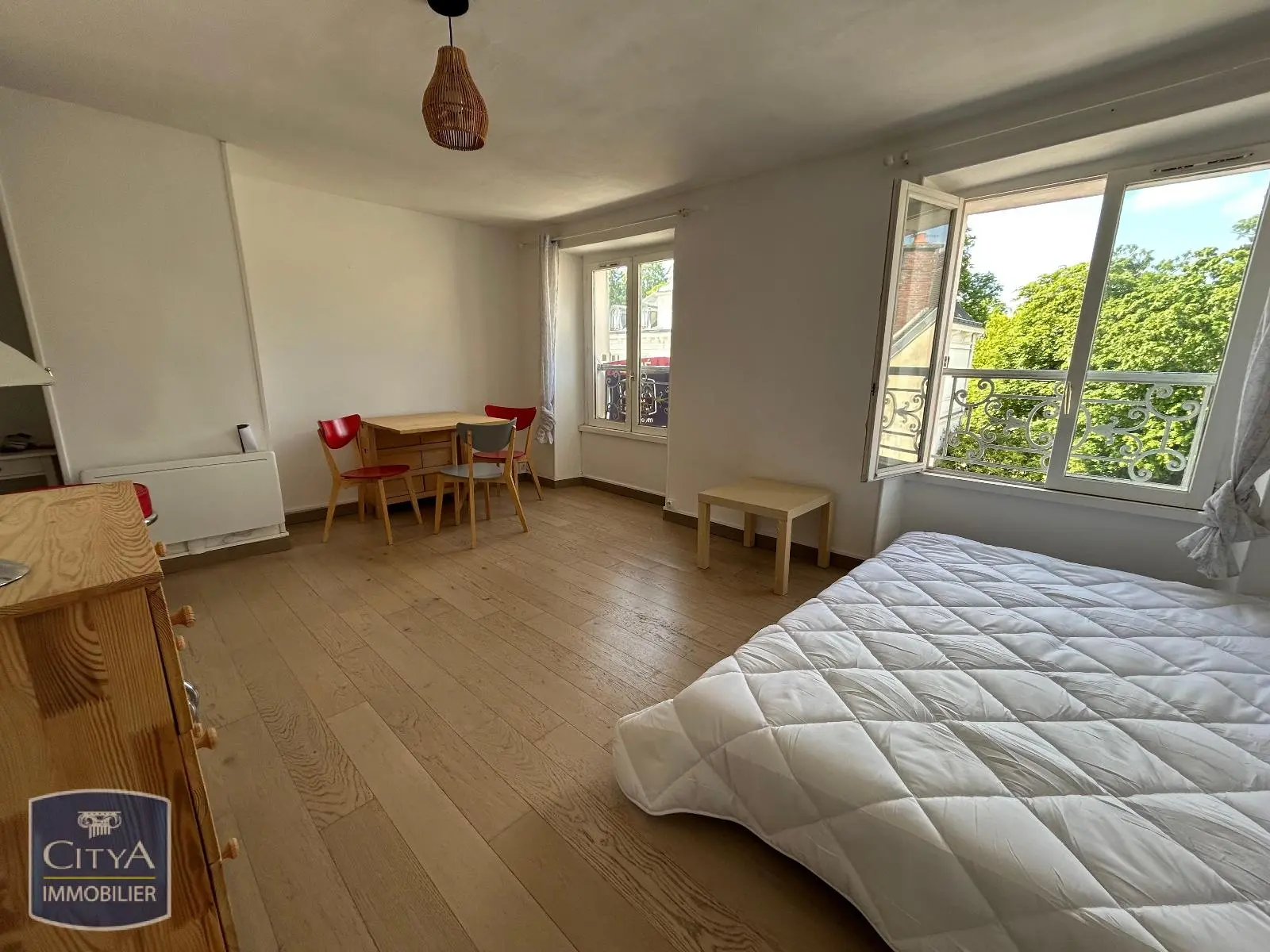 Photo 1 Appartement 1 pièce 24.73m²