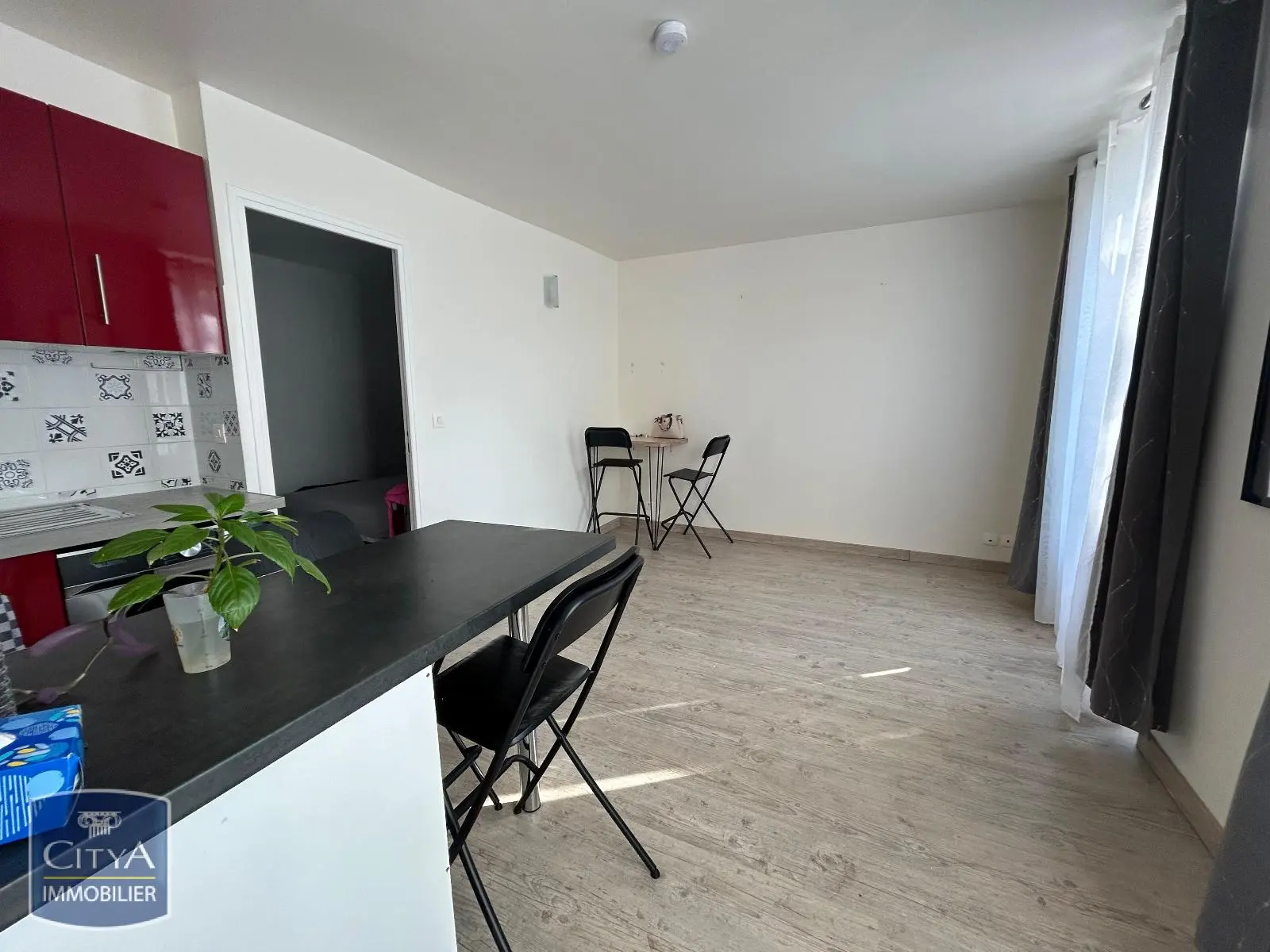 Photo 2 Appartement 1 pièce 28.02m²