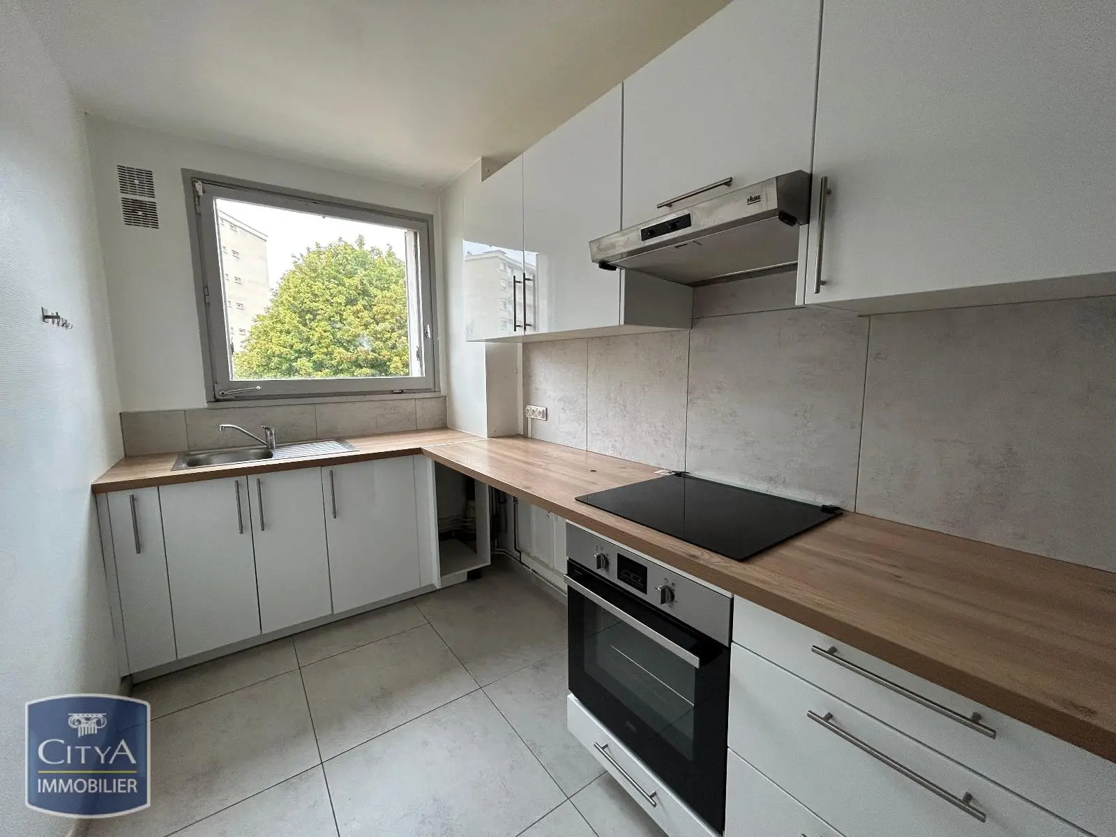 Photo 2 Appartement 3 pièces 76.76m²