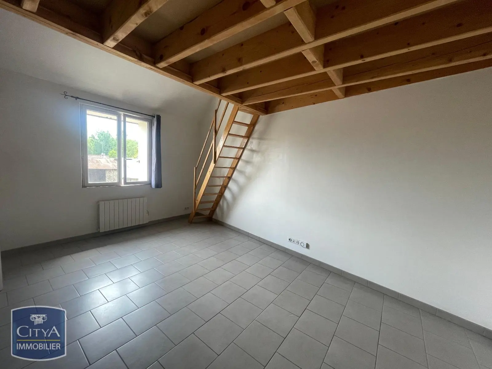 Photo 1 Appartement 1 pièce 29.87m²