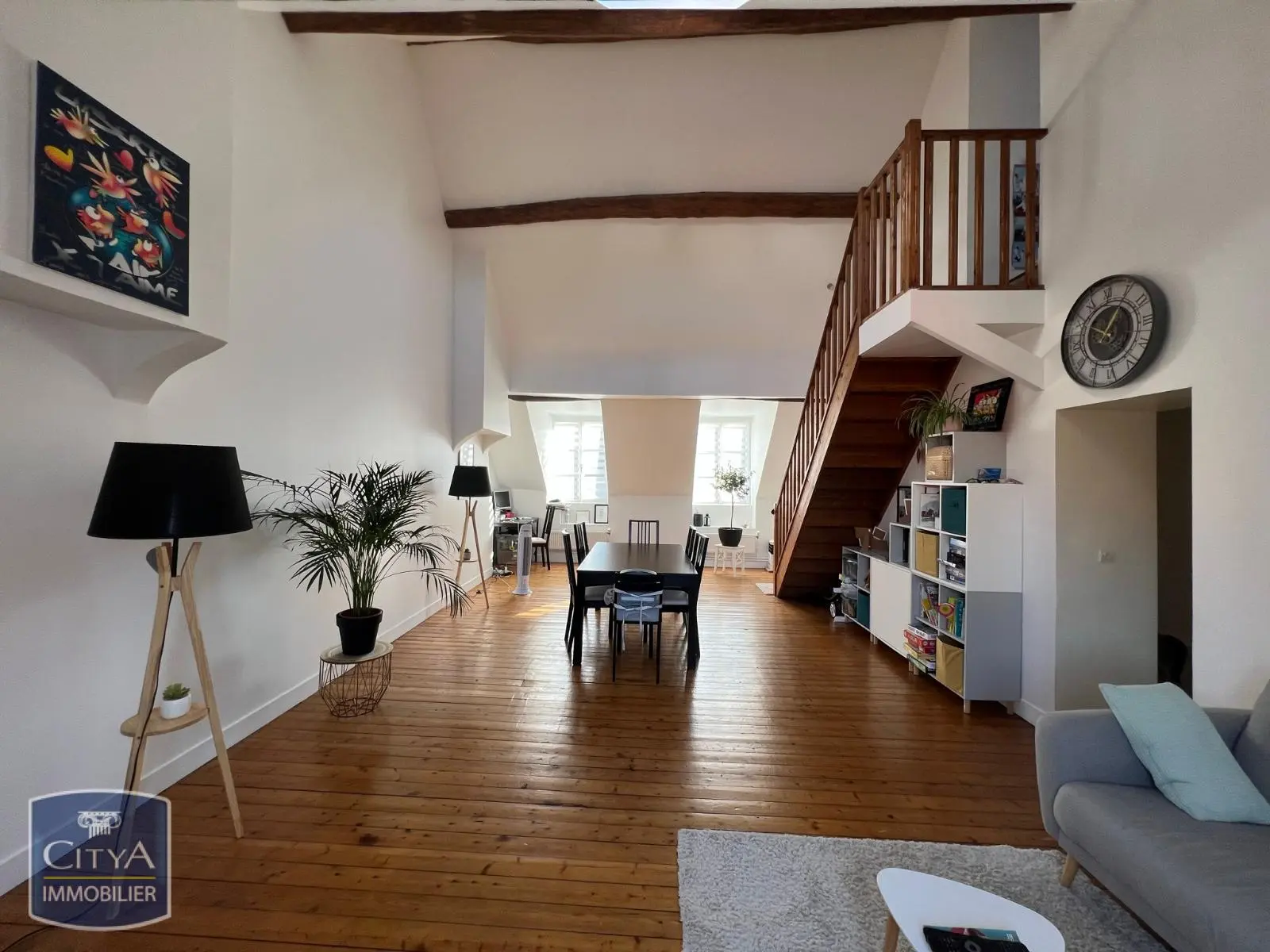 Photo 1 Appartement 6 pièces 104.27m²