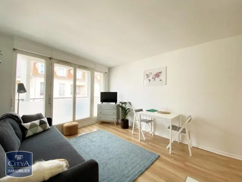 A LOUER STUDIO MEUBLE PROCHE GARE PARIS MONTPARNASSE VERSAILLES