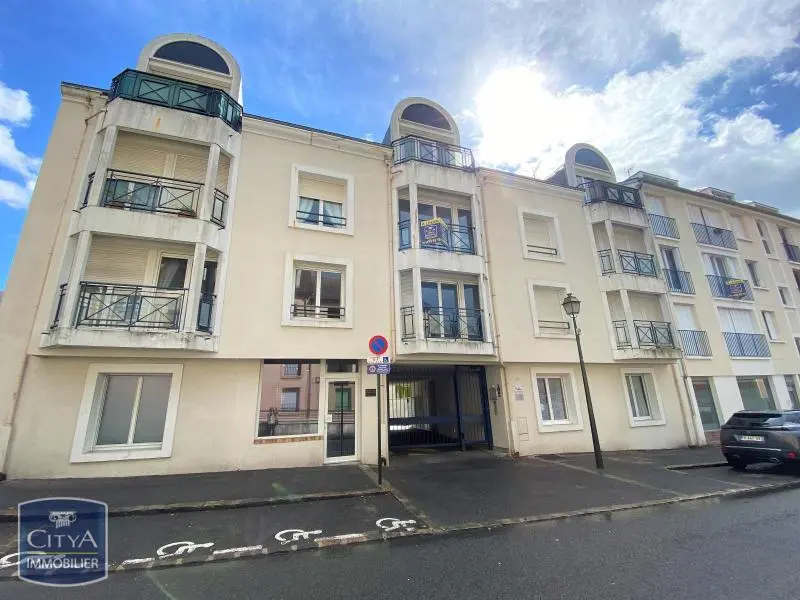 A LOUER STUDIO MEUBLE PROCHE GARE PARIS MONTPARNASSE VERSAILLES
