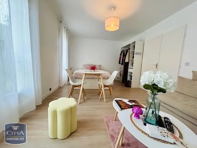 Photo 2 Appartement 1 pièce 29.74m²