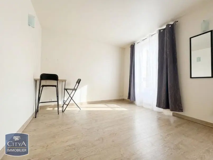 Photo 2 Appartement 1 pièce 28.02m²