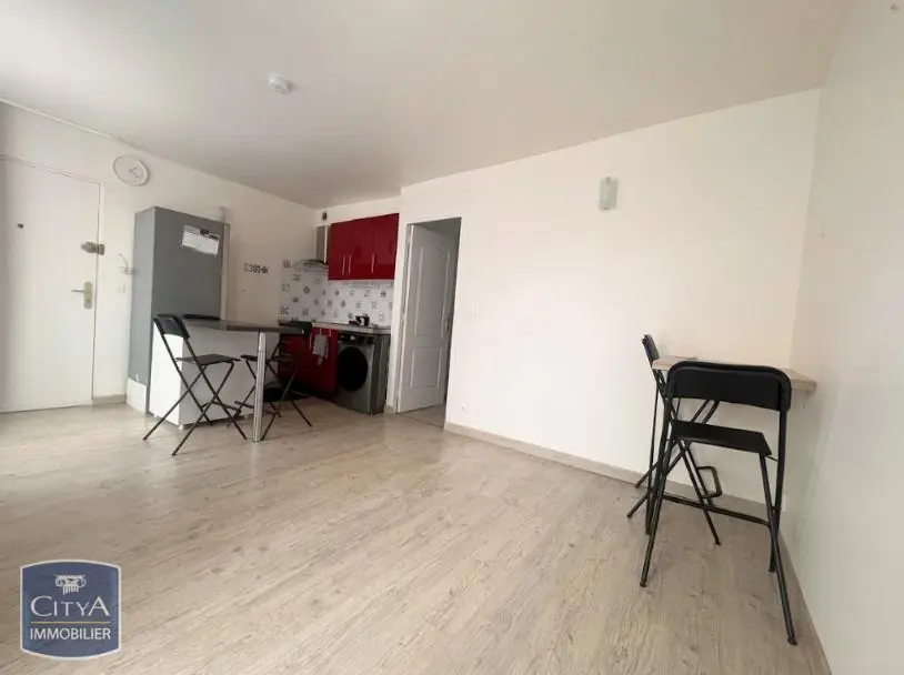 Photo 1 Appartement 1 pièce 28.02m²