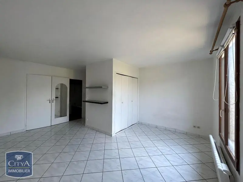 Photo 1 Appartement 1 pièce 28.4m²