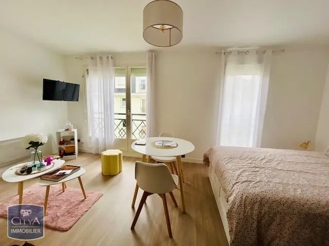 Photo 1 Appartement 1 pièce 29.74m²