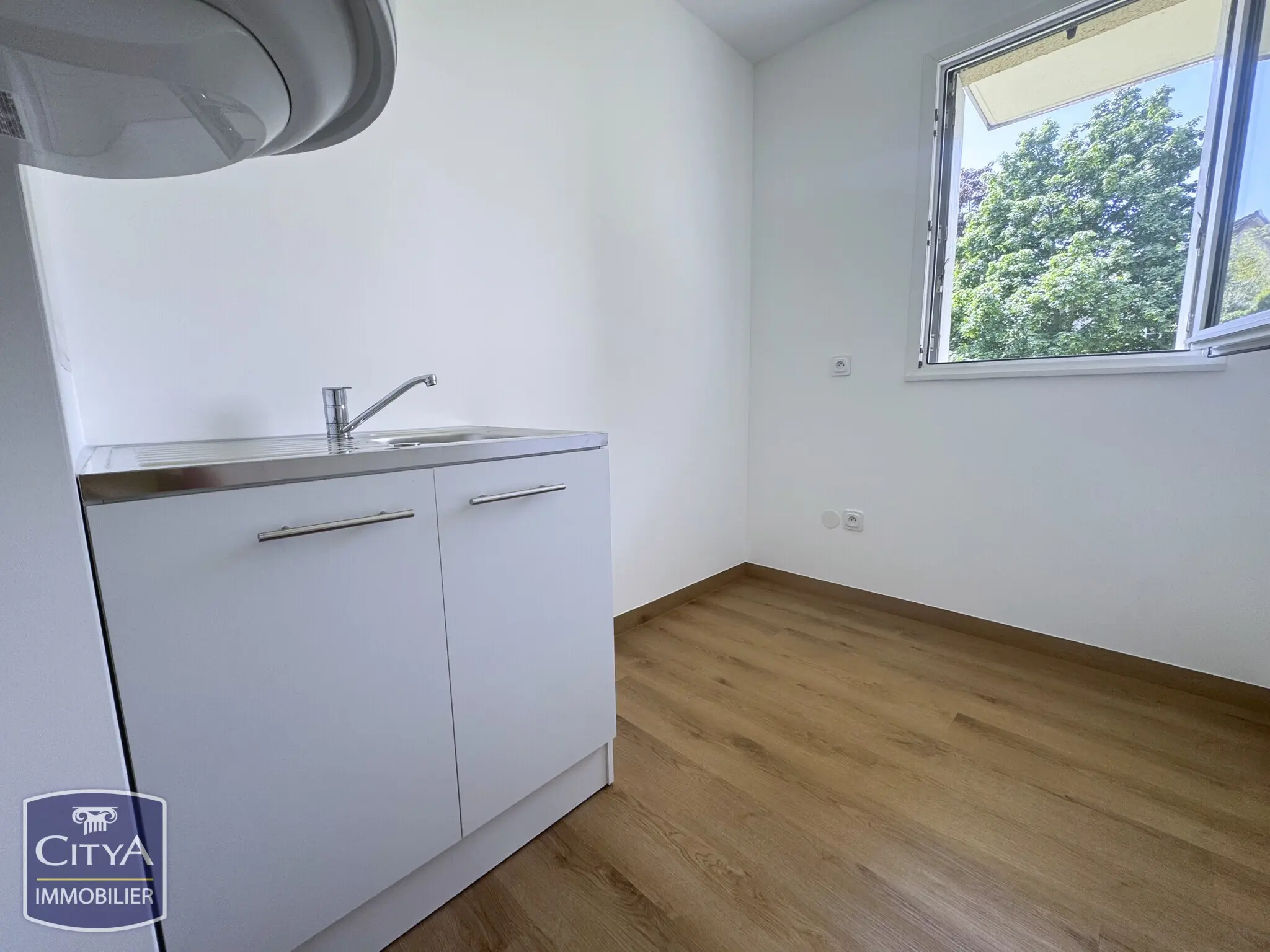 Photo 2 Appartement 1 pièce 28m²