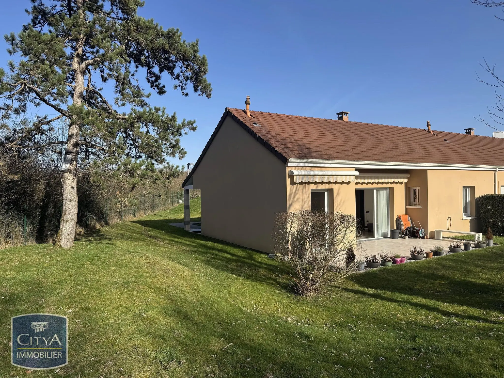Photo 1 Maison 4 pièces 77m²