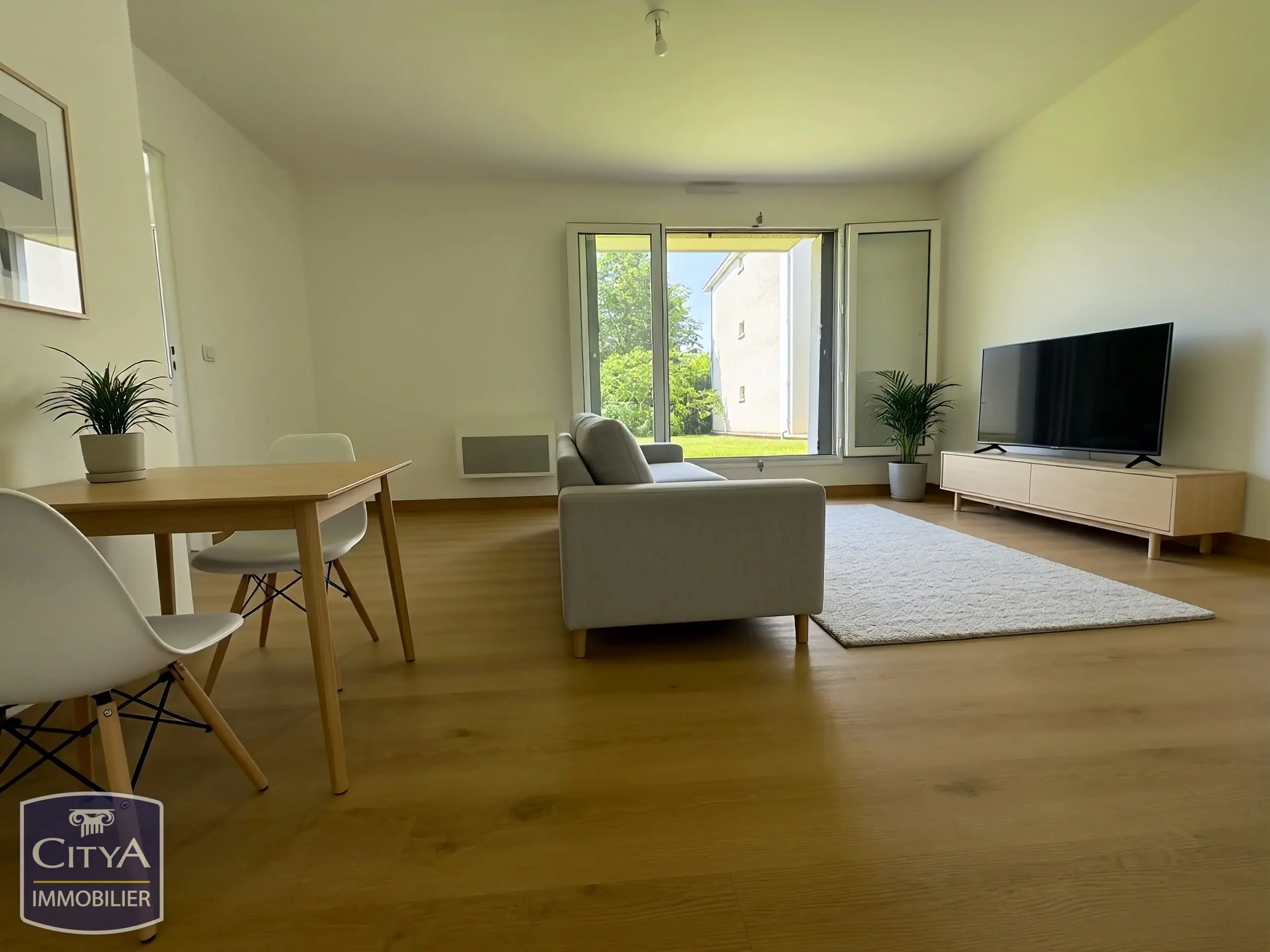 Photo 1 Appartement 1 pièce 28m²