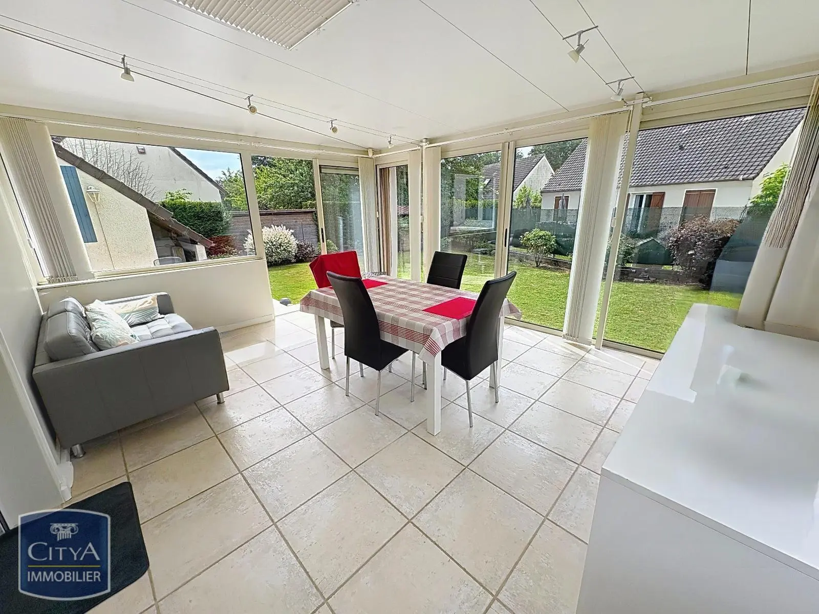 Photo 2 Maison 6 pièces 140m²