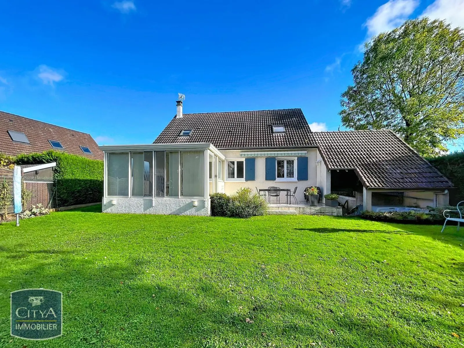 Photo 1 Maison 6 pièces 140m²