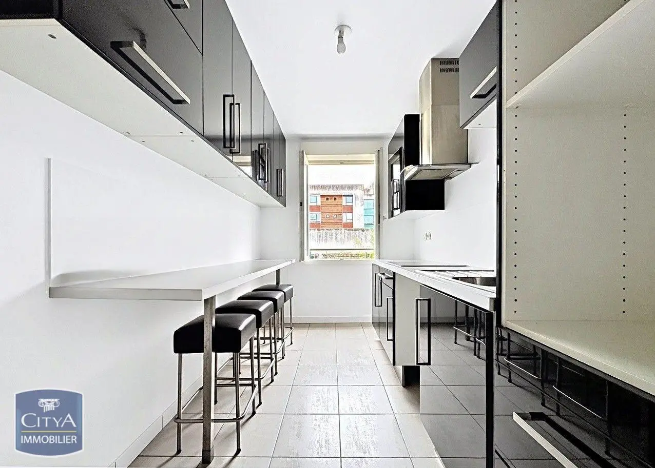 Photo 3 Appartement 4 pièces 82m²