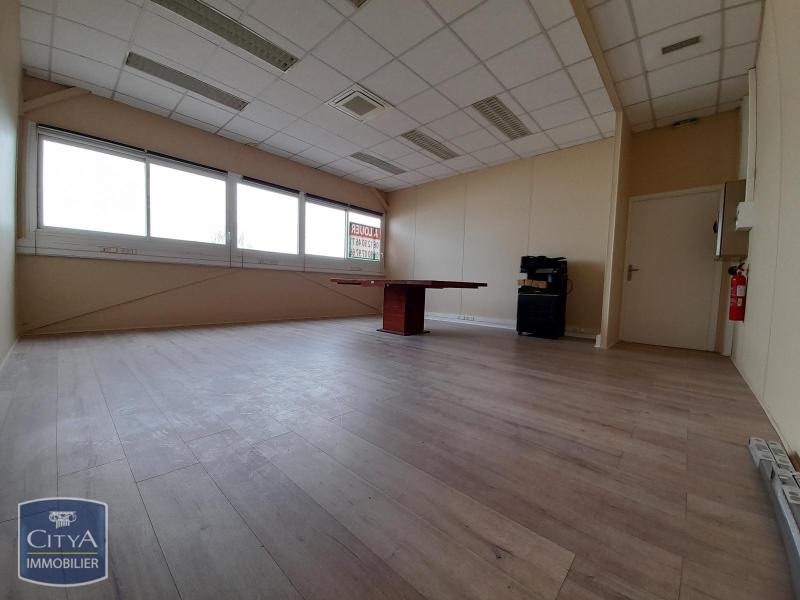Photo Local Commercial 212m²