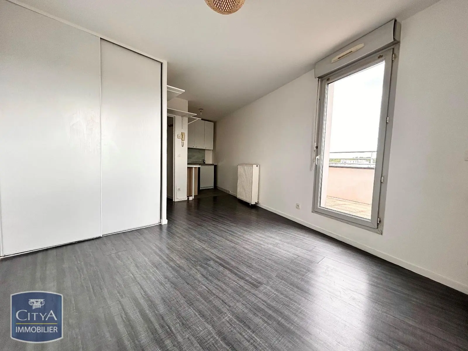 Photo 1 Appartement 1 pièce 24m²