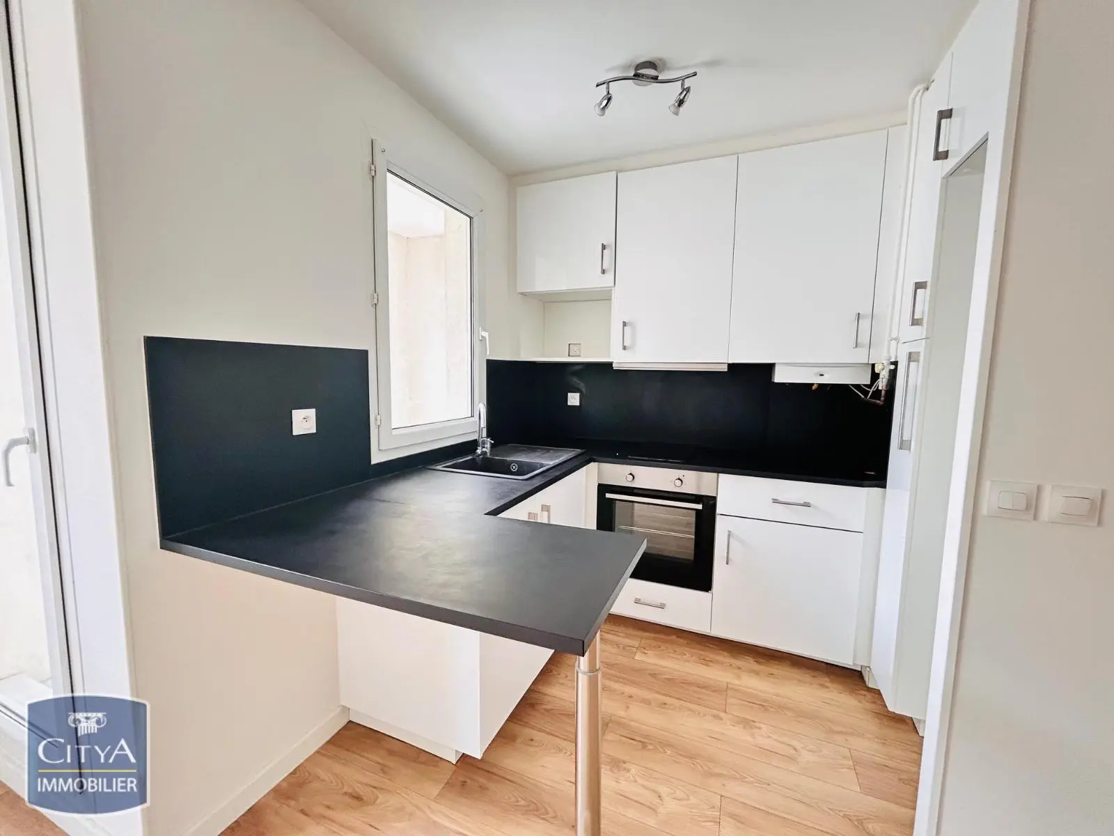 Photo 3 Appartement 2 pièces 41.98m²