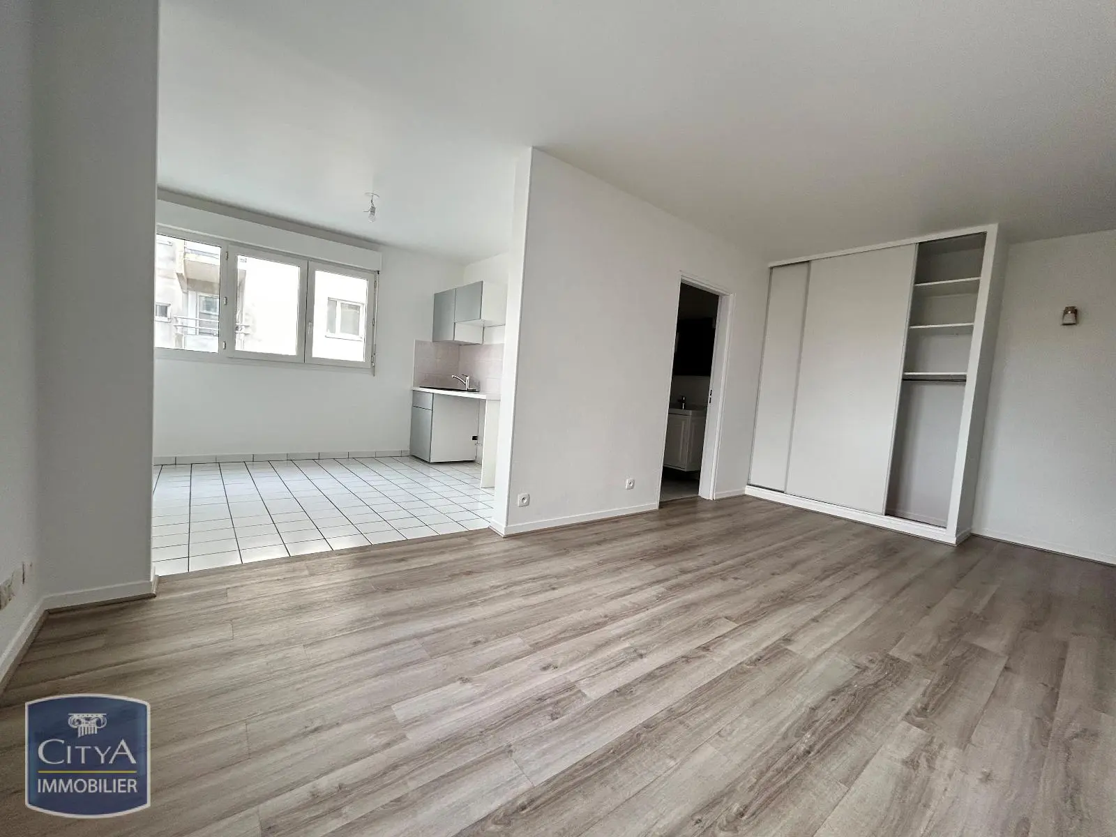 Photo 2 Appartement 1 pièce 31.03m²