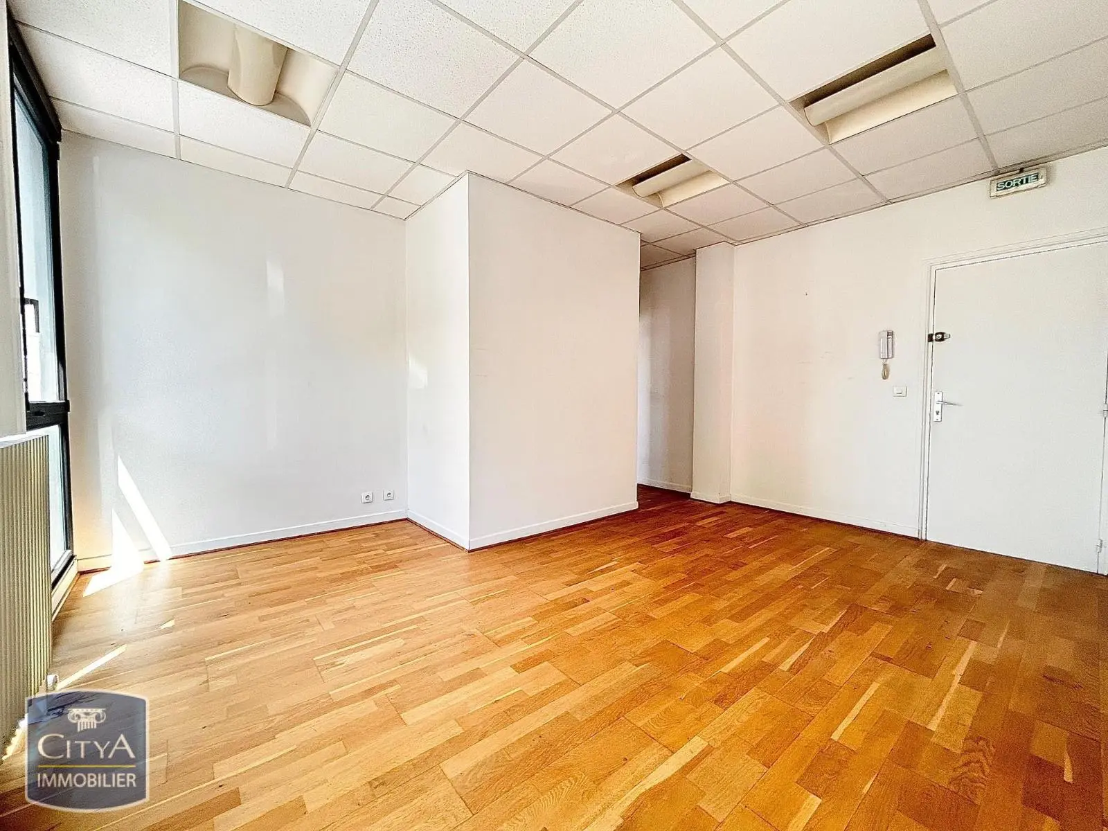 Photo 1 Local Commercial 47.5m²