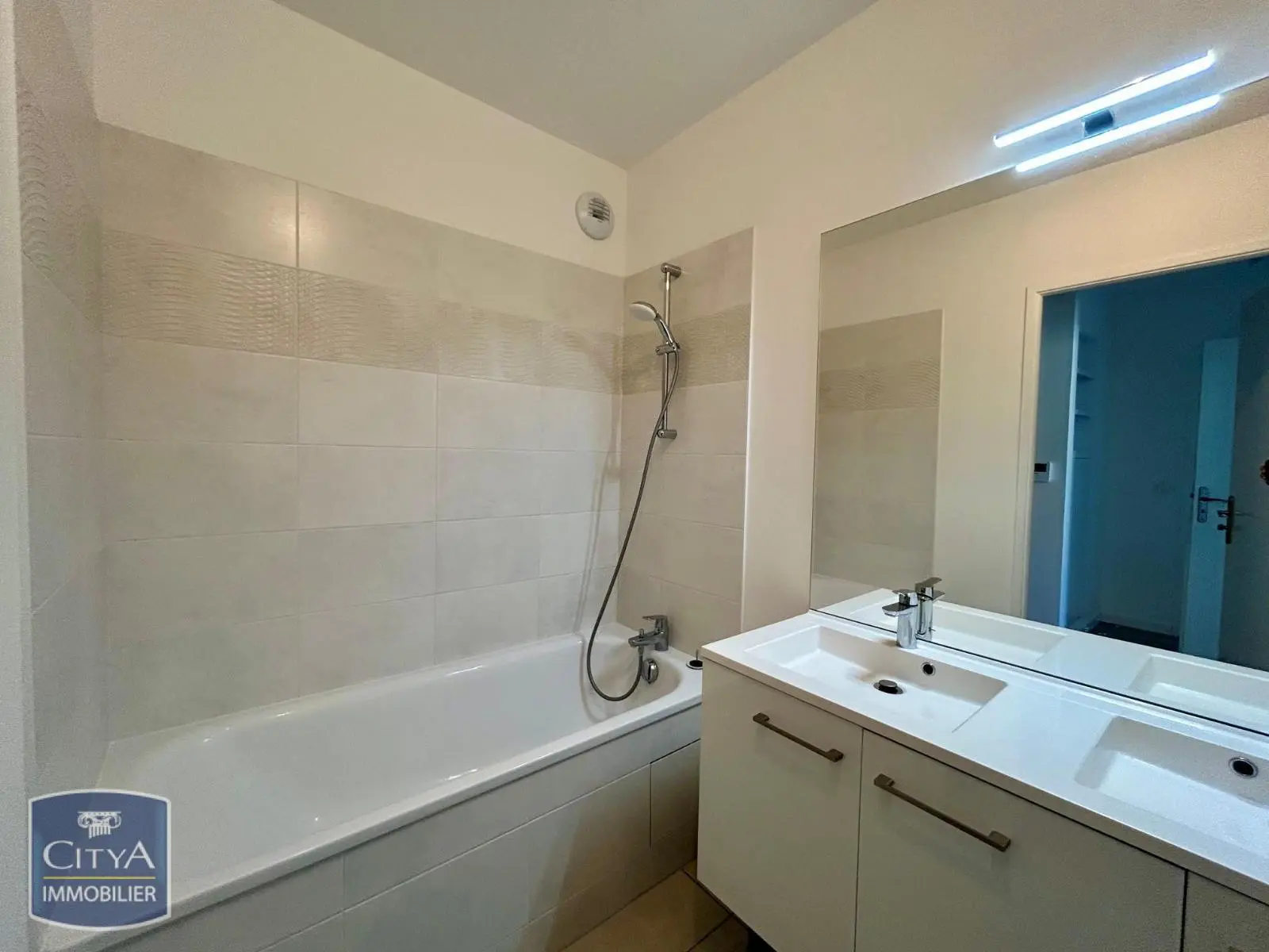 Chessy (77700) Appartement 3 pièces 63.6m² photo 3