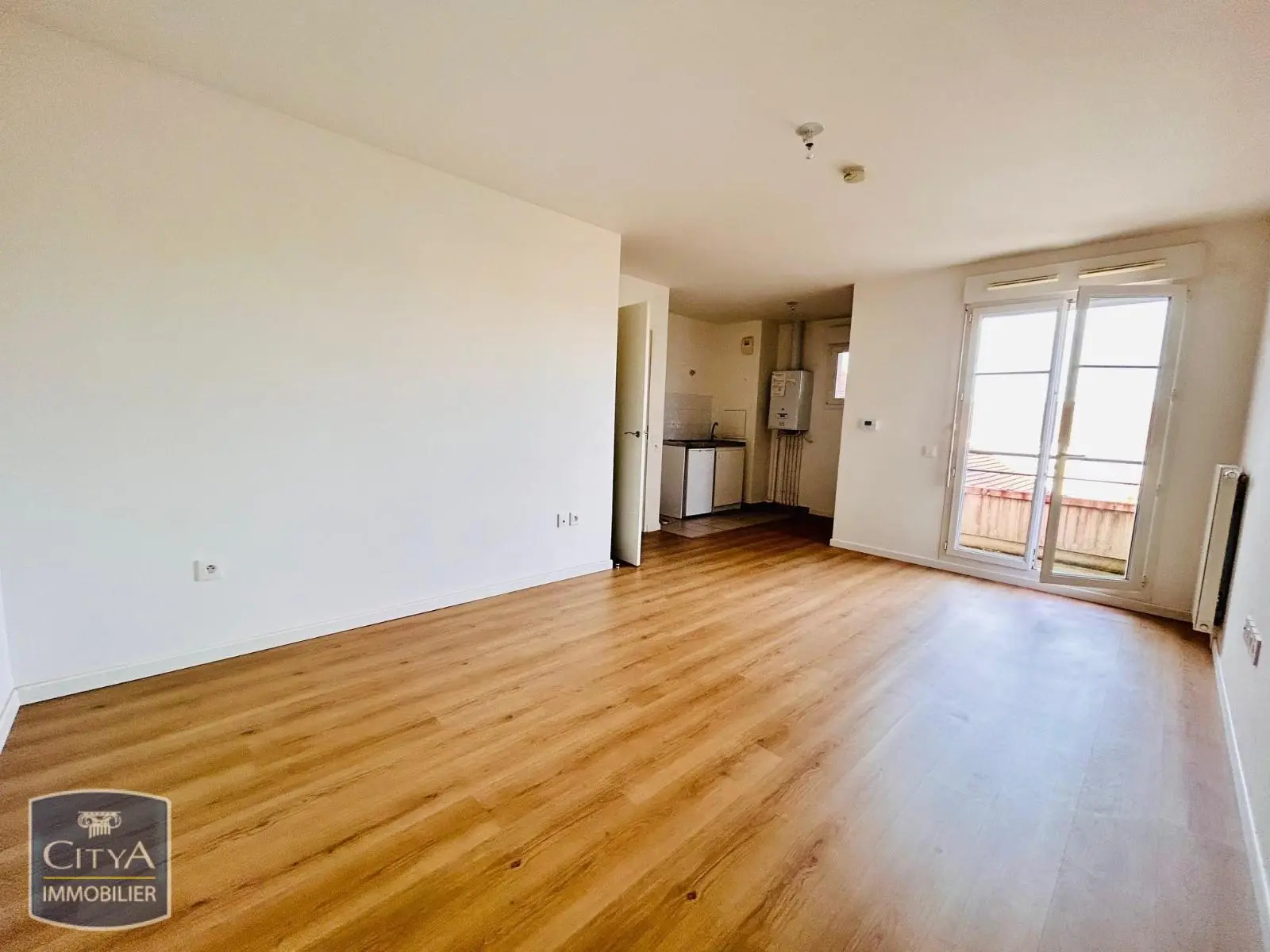 Photo 1 Appartement 1 pièce 30.98m²