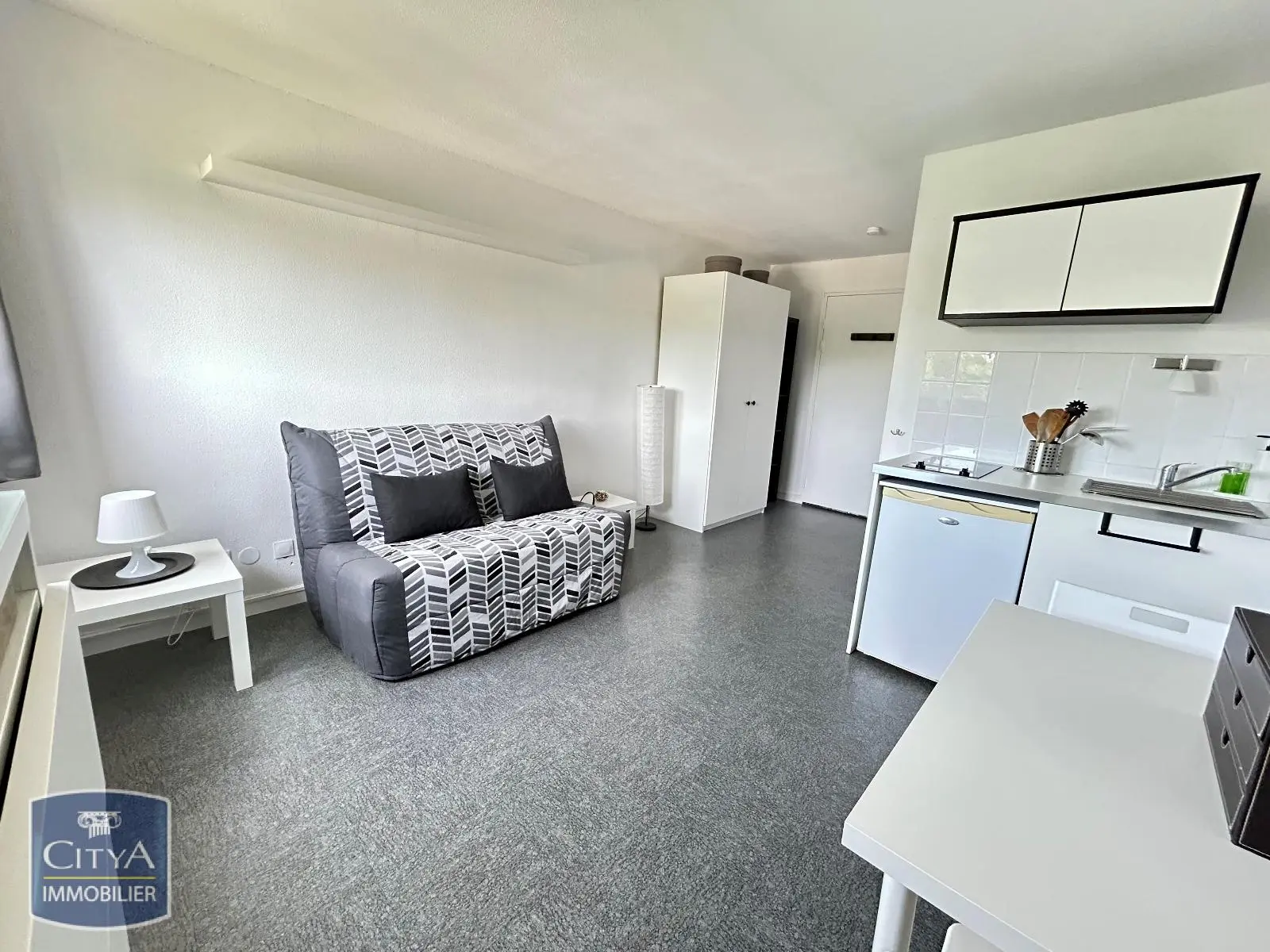 Photo 1 Appartement 1 pièce 18m²