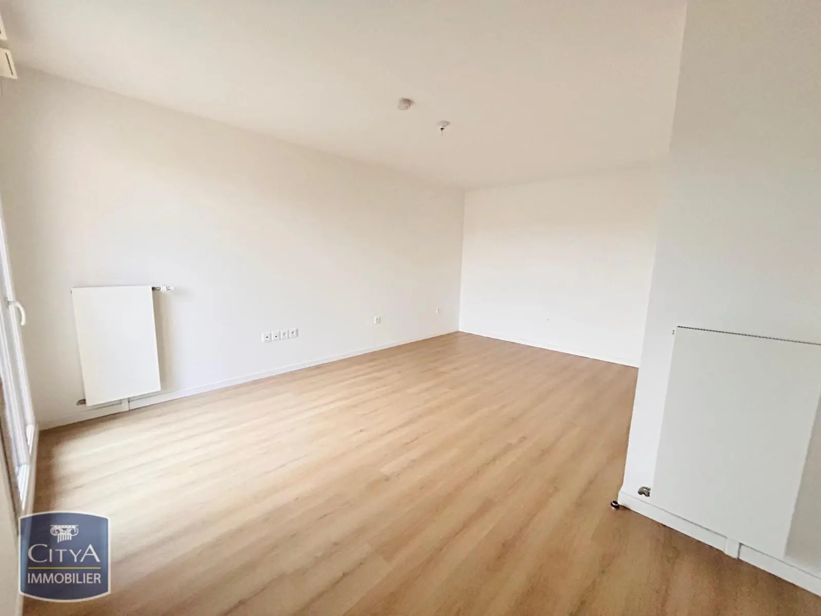 Photo 1 Appartement 1 pièce 30.98m²