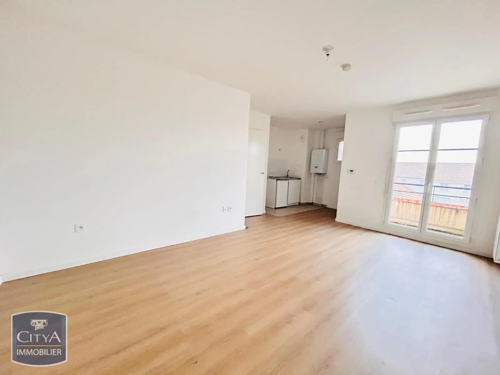 Photo 2 Appartement 1 pièce 30.98m²