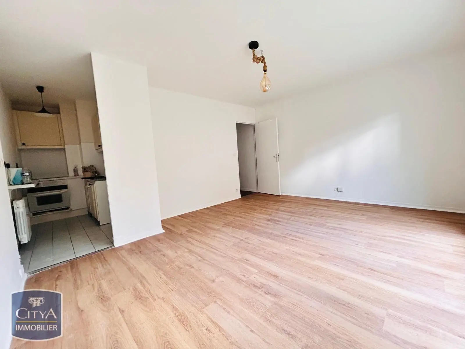 Photo 2 Appartement 1 pièce 30.71m²