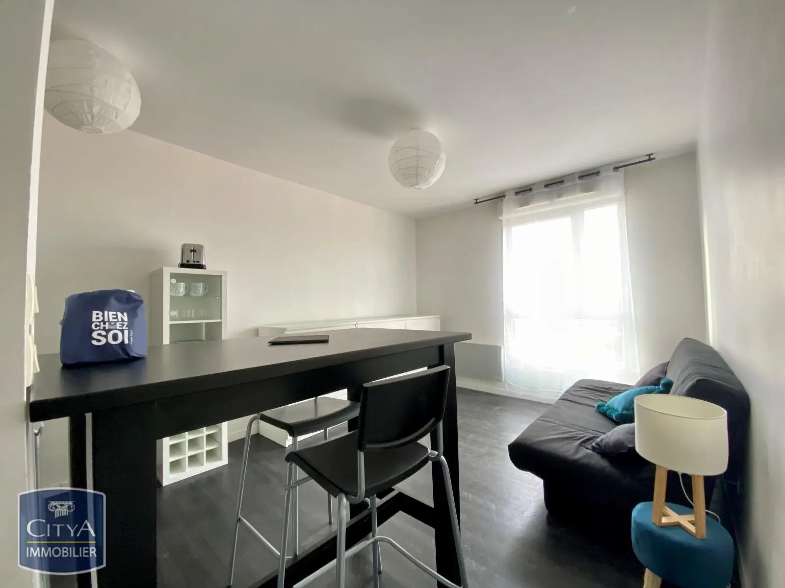 Photo 1 Appartement 1 pièce 21.76m²