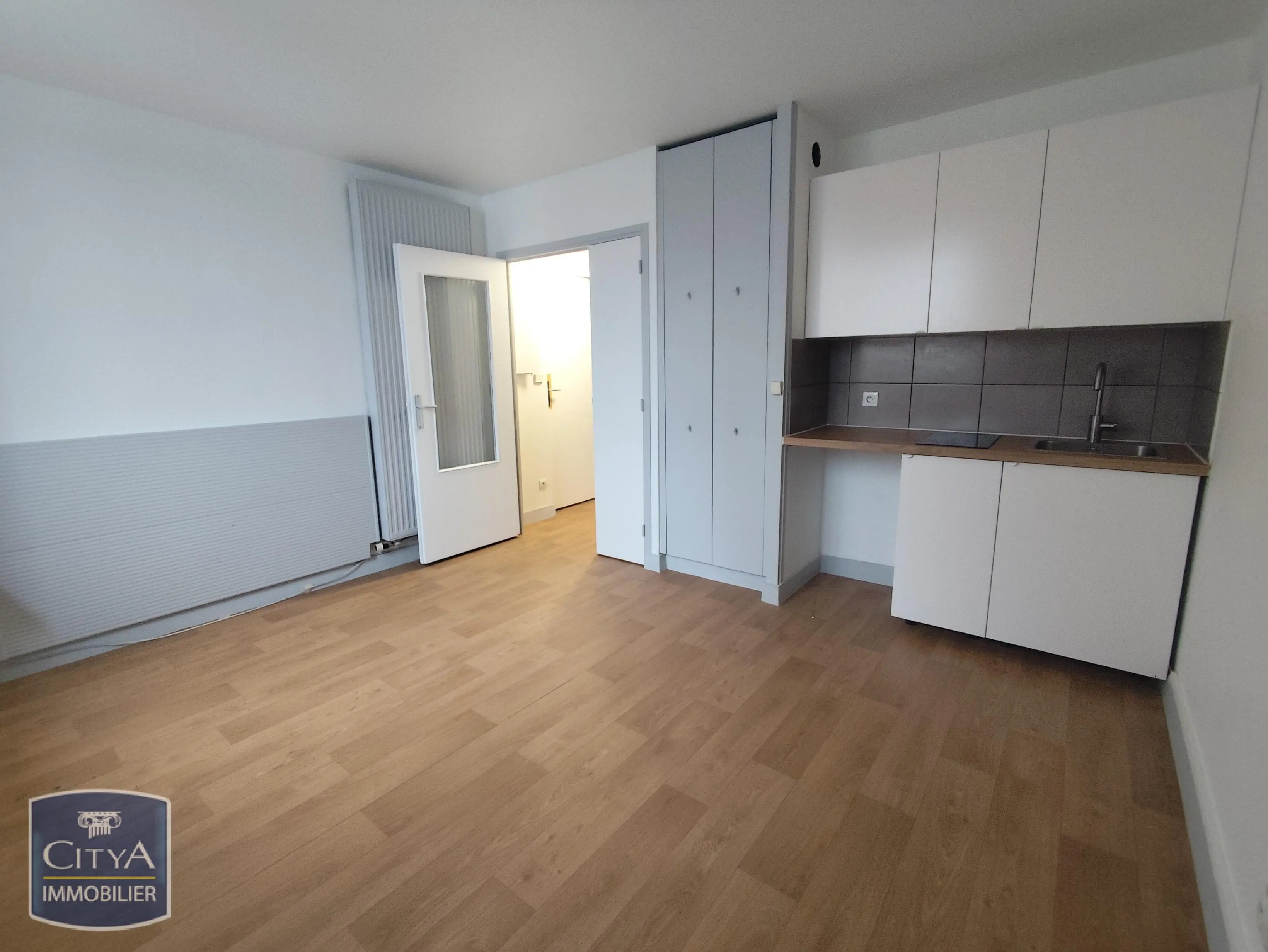 Photo 2 Appartement 1 pièce 20.59m²