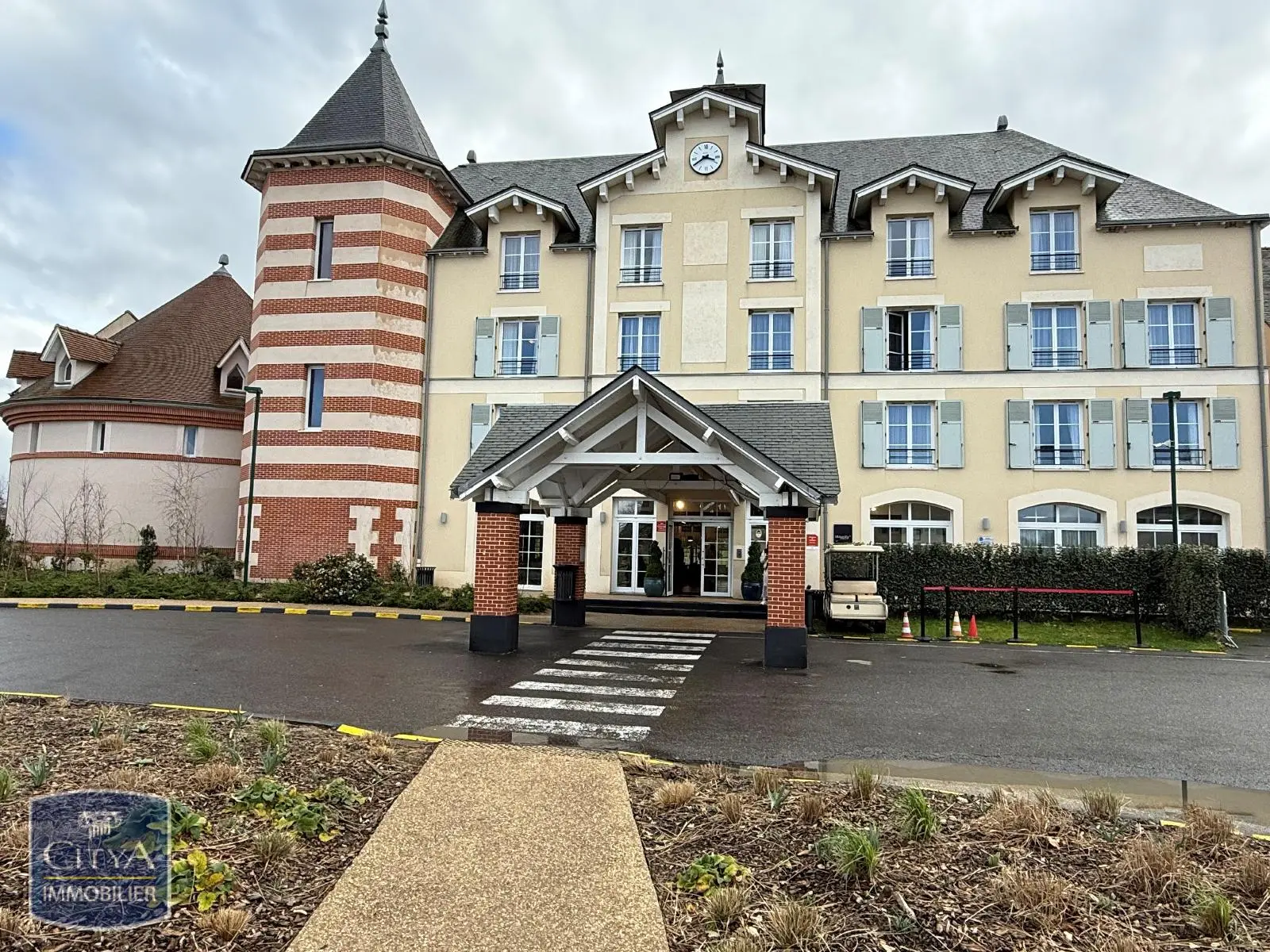 Photo 1 Appartement 1 pièce 27.74m²