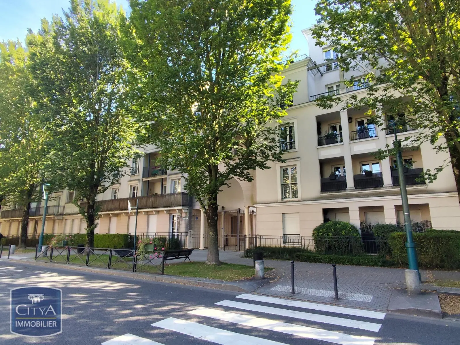 Photo 1 Parking
