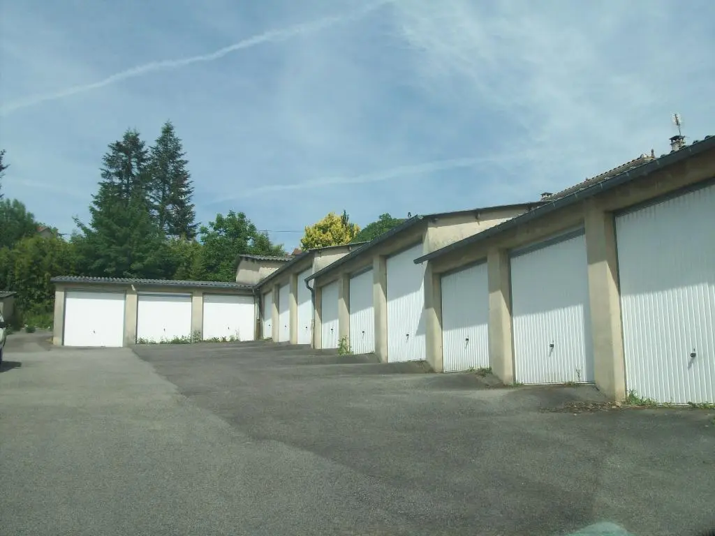 Photo 1 Parking