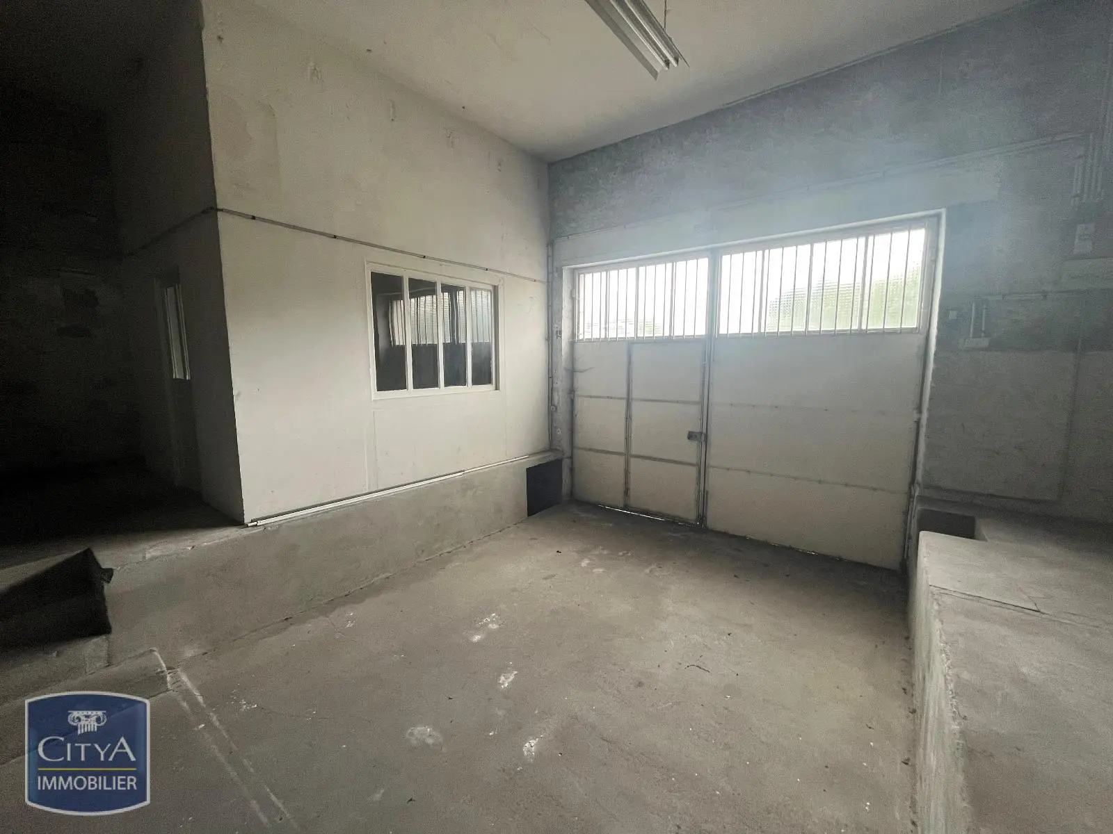 Photo 3 Local Professionnel 2 pièces 170m²