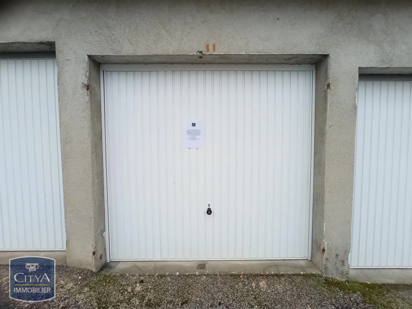 Photo 1 Parking