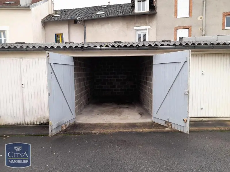 Photo 1 Parking