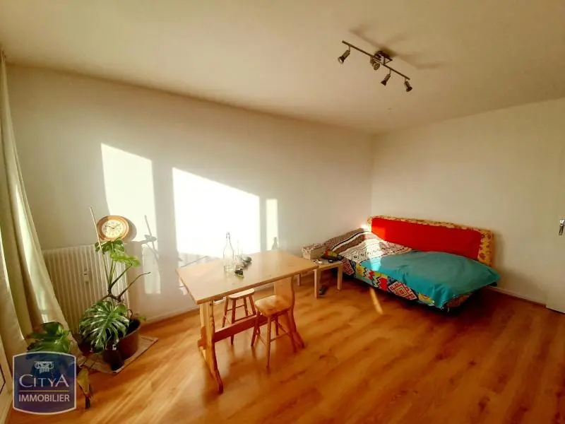 Photo 2 Appartement 1 pièce 28.03m²
