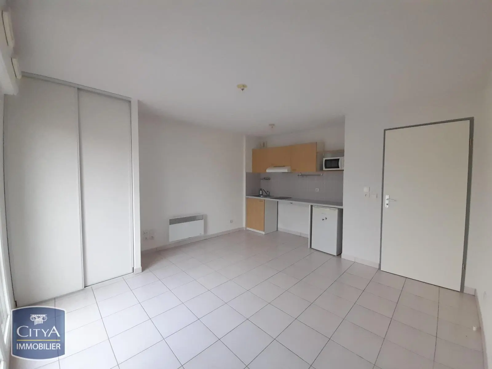Photo 1 Appartement 1 pièce 24.04m²