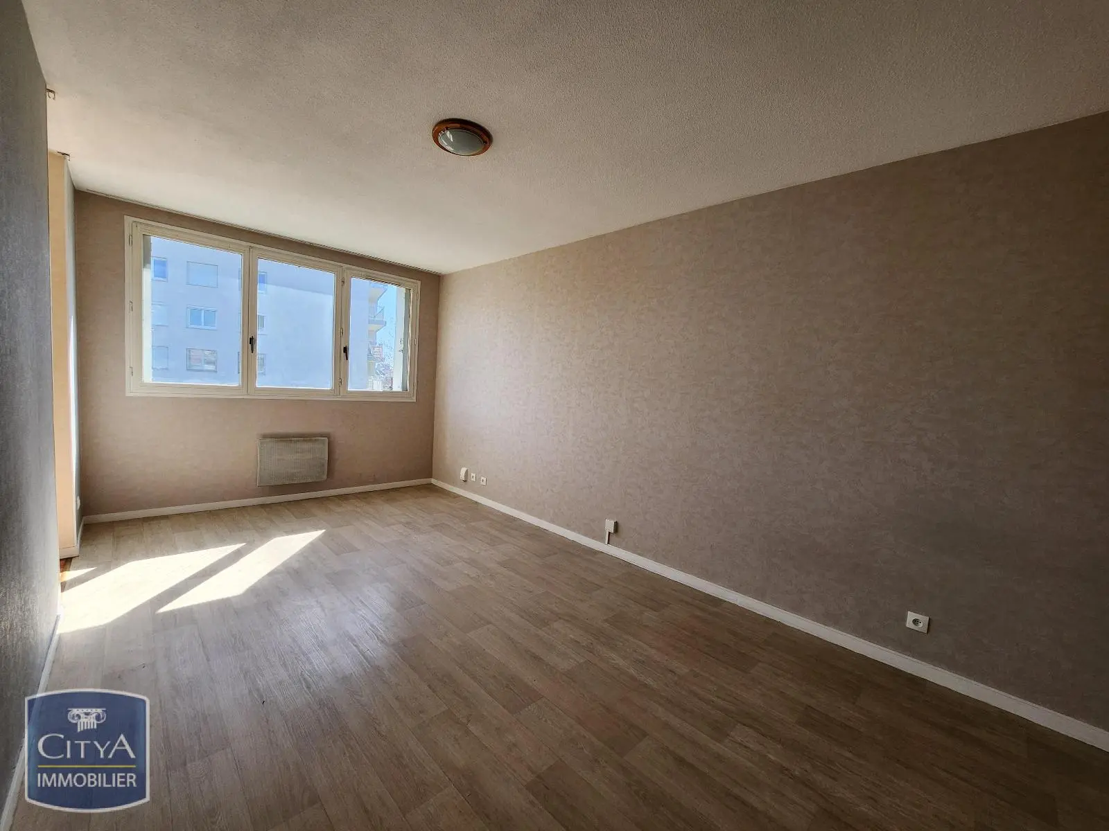 Photo 2 Appartement 1 pièce 32.91m²