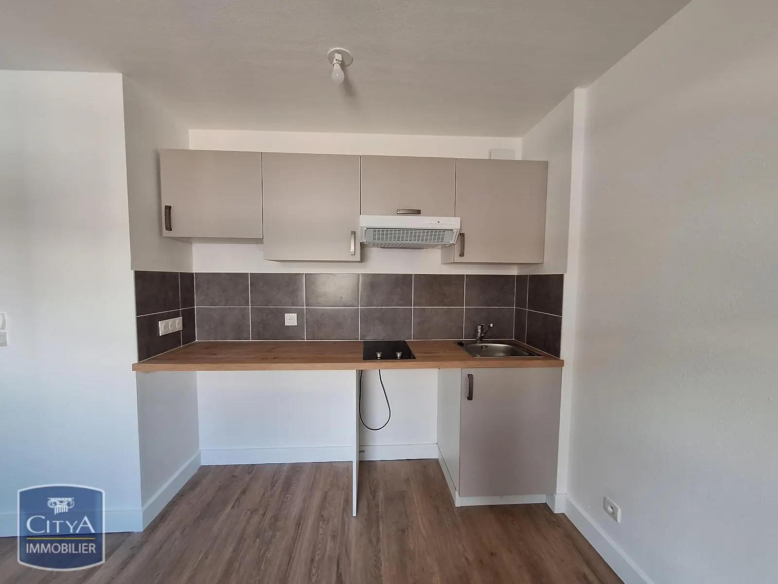 Photo 2 Appartement 1 pièce 25.92m²