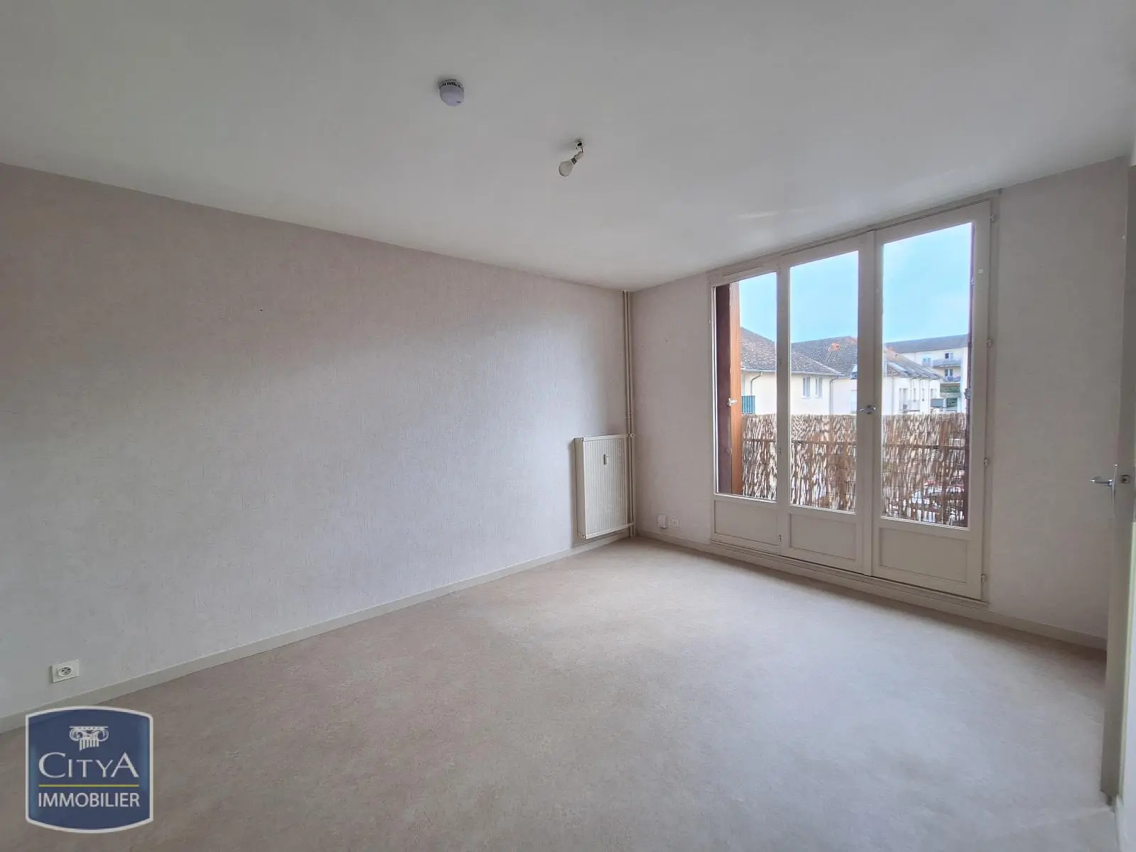 Photo 1 Appartement 1 pièce 28.06m²