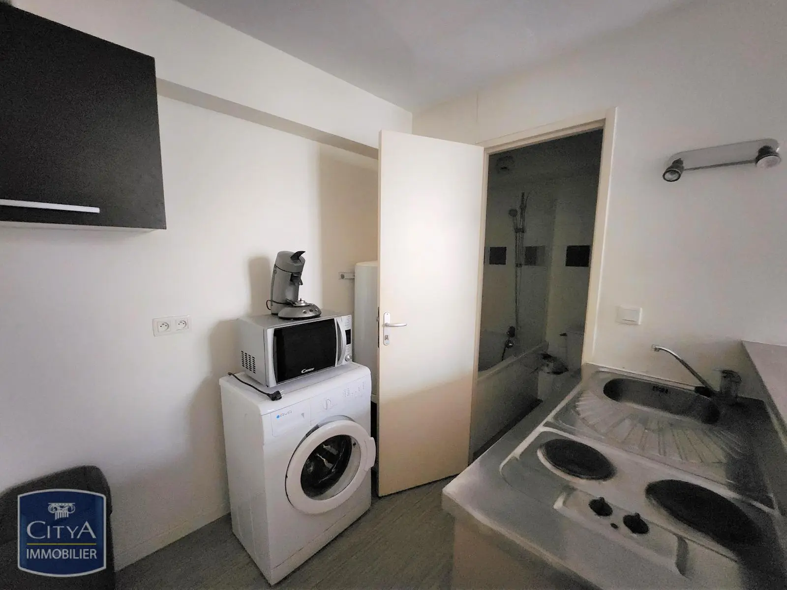 Photo 2 Appartement 1 pièce 15.97m²