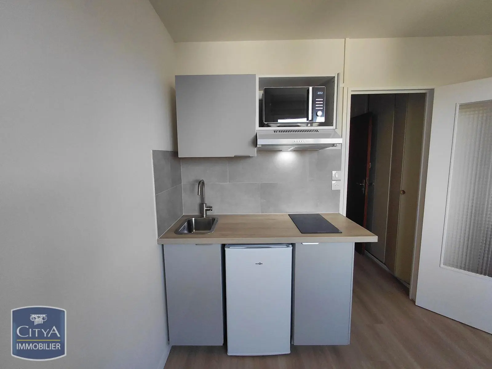 Photo 3 Appartement 1 pièce 14.15m²