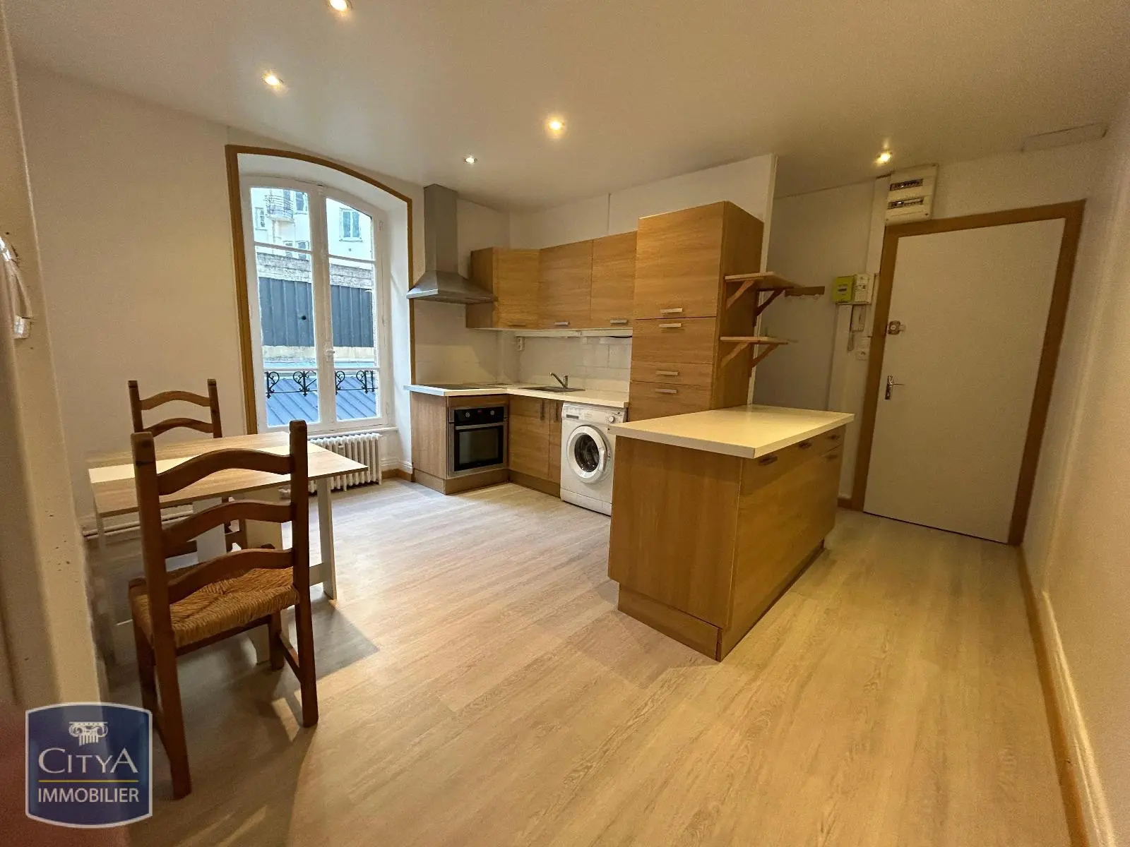 Photo 2 Appartement 1 pièce 33.99m²